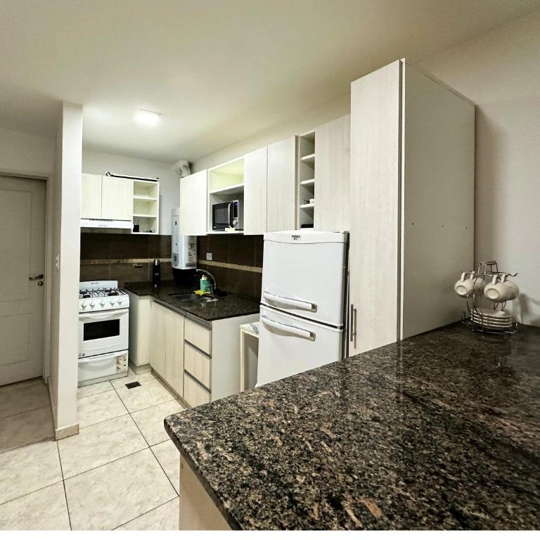 Urban Alberdi Dpto con cochera, pileta y seguridad 24 hs - Apartamento de 1 dormitorio - 8