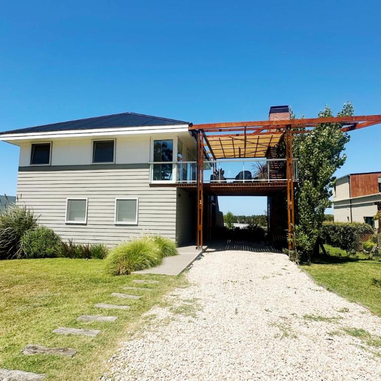 Casa Gabriela - Casa en Barrancas de San Benito Chapadmalal para 6 PAX - Hola Sur - Casa de 3 dormitorios - 1