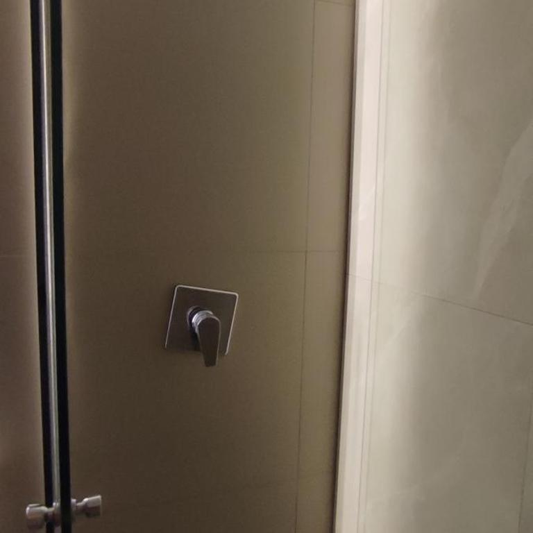 DEPARTAMENTO EN EQUIPETROL CON PISCINA ATEMPERADA- GYM Y PARQUEO GRATIS, CERCA DEL VENTURA MALL , LOS TAJIBOS, MANZANA 40 y SUPERMERCADOS - Apartamento de 1 dormitorio - 44