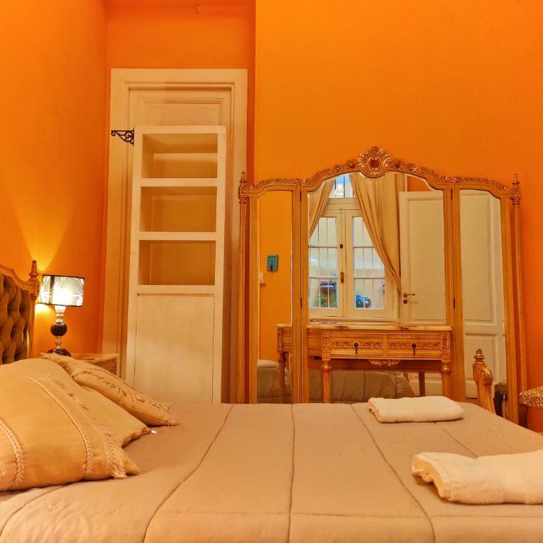 Flor de Lino Posada Porteña - Habitación Doble Estándar con baño compartido - 17