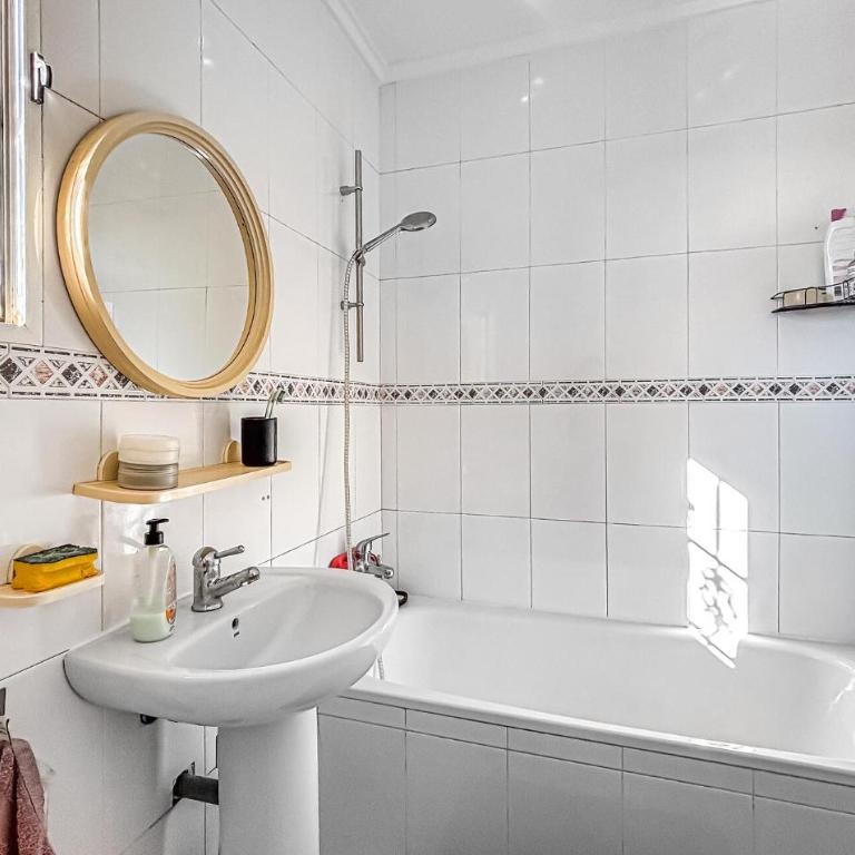 Nice Home In Torrevieja With Ethernet Internet - Casa de vacaciones de 2 dormitorios - 12