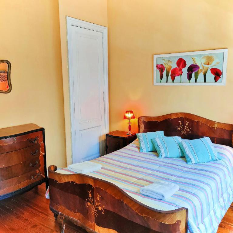 Flor de Lino Posada Porteña - Habitación Doble Estándar con baño compartido - 24