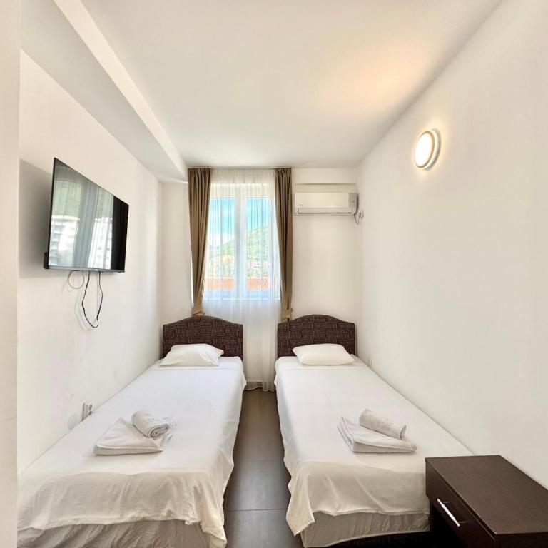 Hotel Lobo Budva - Dvokrevetna Soba sa Bračnim Krevetom - 6