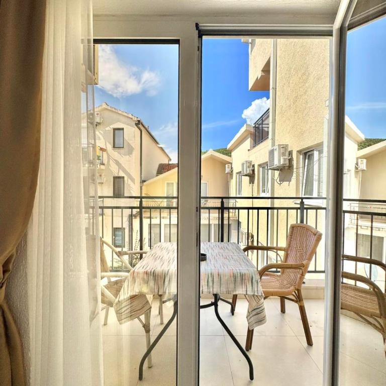 Hotel Lobo Budva - Trokrevetna Soba sa Terasom - 7