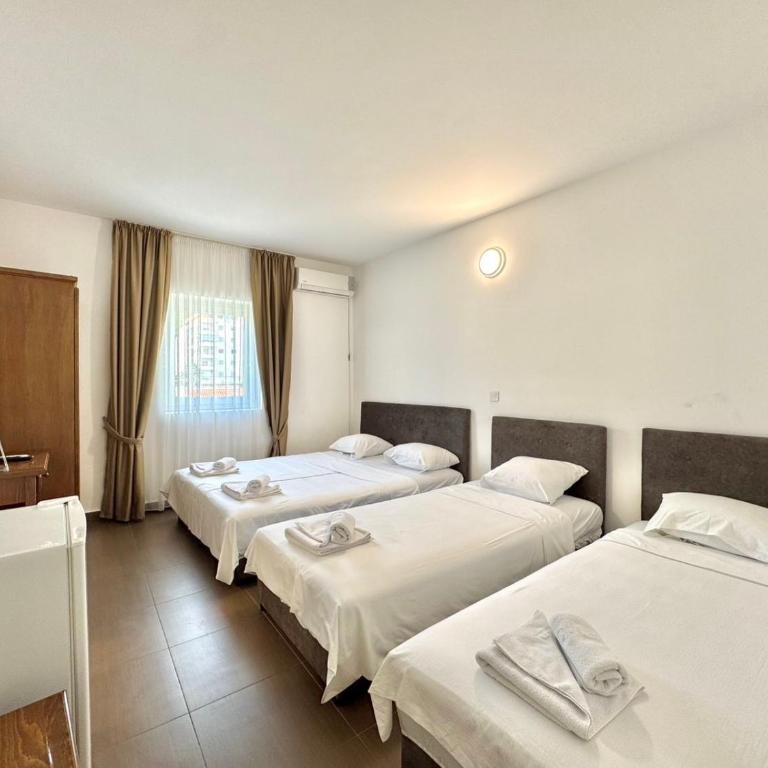 Hotel Lobo Budva - Komfor Četvorokrevetna Soba - 9