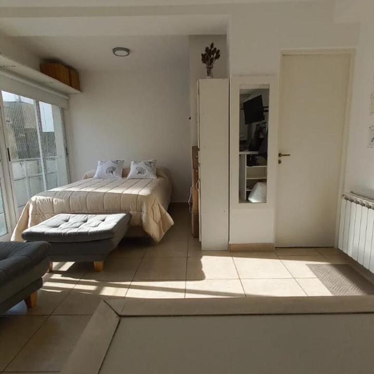 Monoambiente muy buena ubicación - Estudio - 6