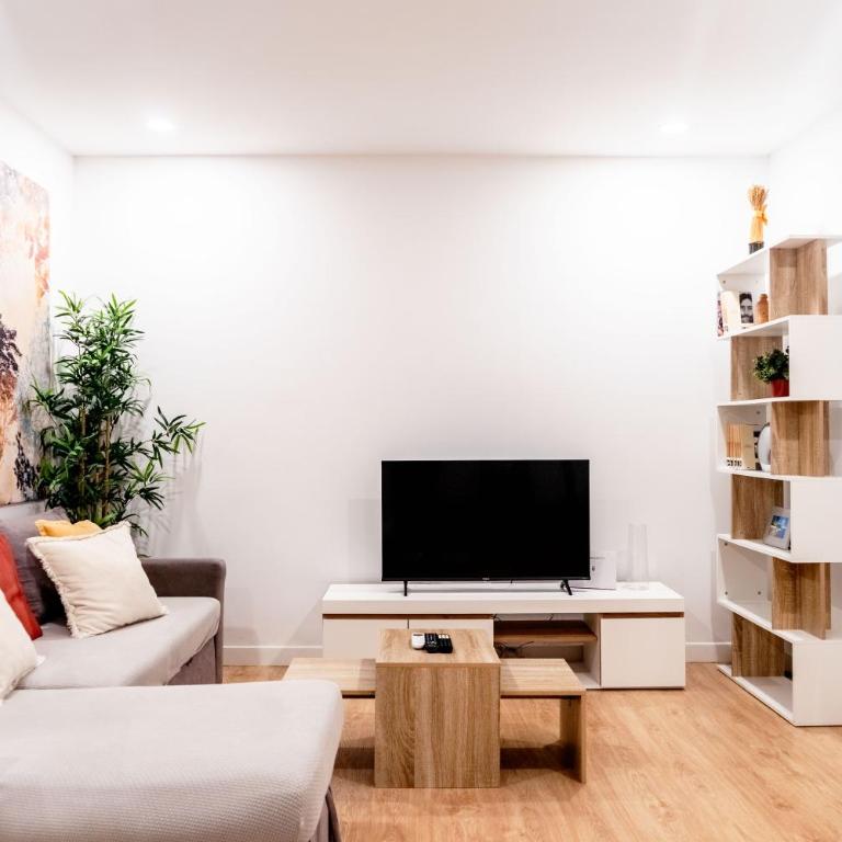AR Plaza Castilla 2hab, amplio, moderno, bien comunicado - Two-Bedroom Apartment - 7