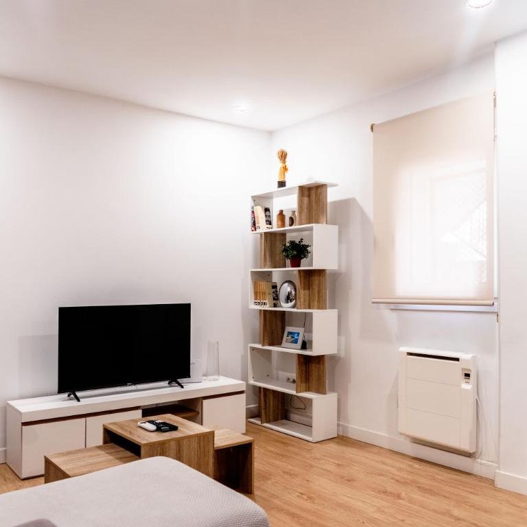 AR Plaza Castilla 2hab, amplio, moderno, bien comunicado - Two-Bedroom Apartment - 9
