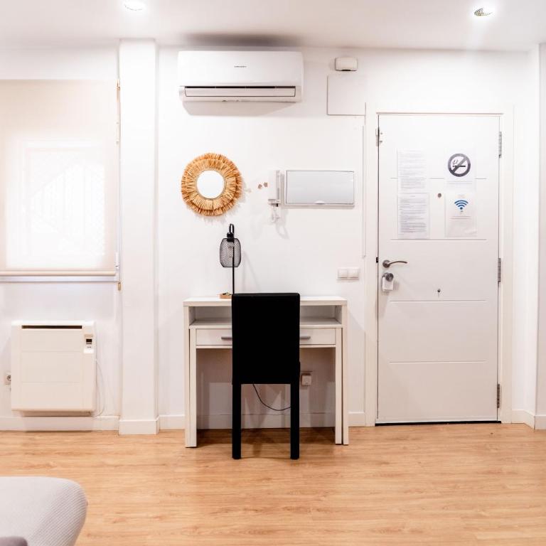 AR Plaza Castilla 2hab, amplio, moderno, bien comunicado - Two-Bedroom Apartment - 12