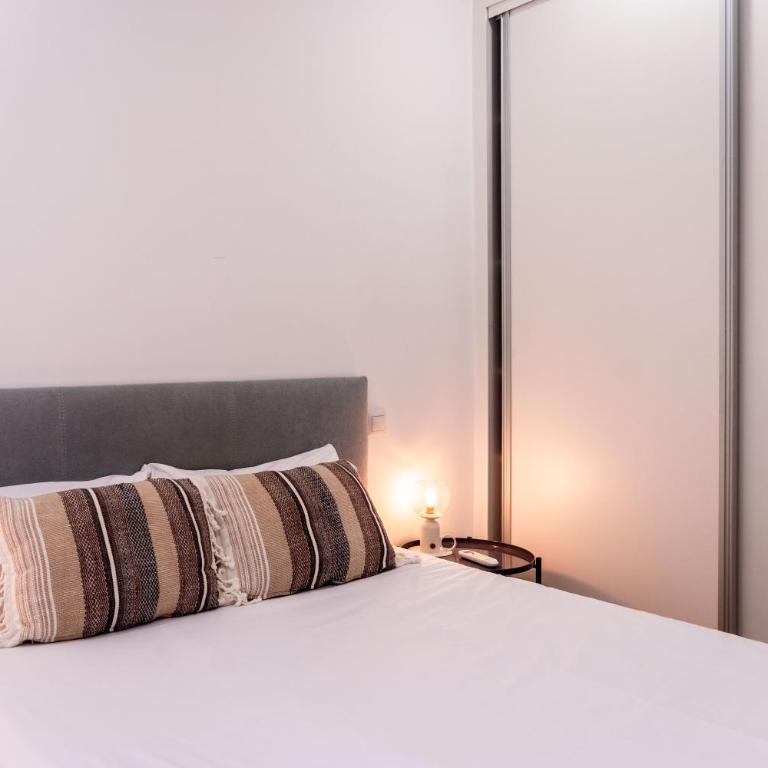 AR Plaza Castilla 2hab, amplio, moderno, bien comunicado - Two-Bedroom Apartment - 37