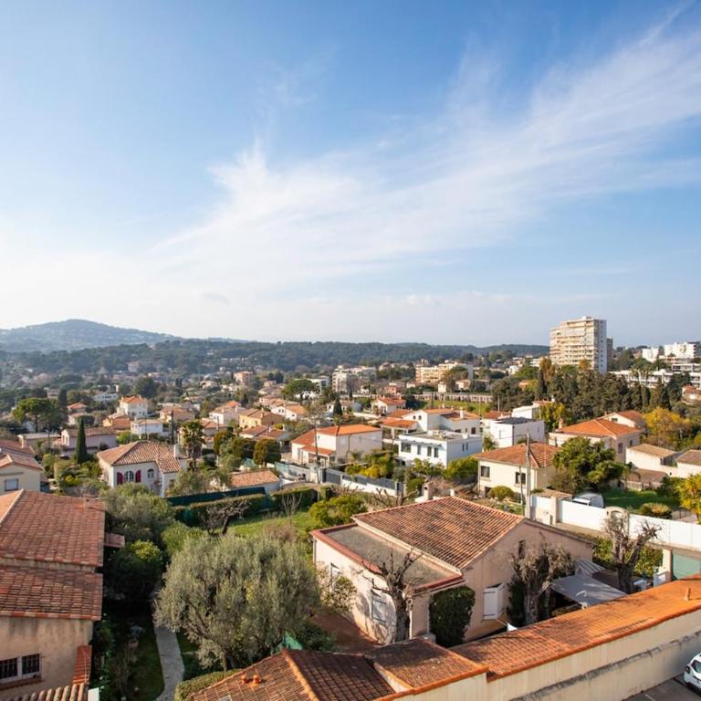 Superb top floor, sea and mountain view - Appartement - Vue sur Mer - 21