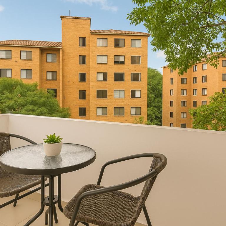 Edificio La Frontera - Vista El Poblado Free Parking & Wifi Recep 24 h - Suite con balcón - 2