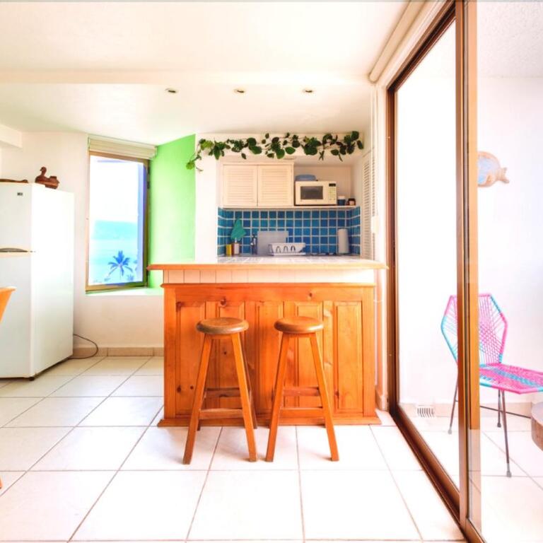 Ocean View 2BR Apt at Resort, 1 Block to the Beach - Apartamento de 2 dormitorios con balcón y vistas al mar - 16