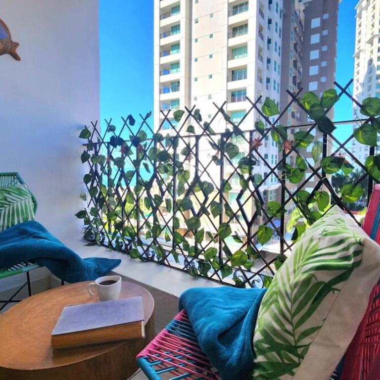 Ocean View 2BR Apt at Resort, 1 Block to the Beach - Apartamento de 2 dormitorios con balcón y vistas al mar - 21