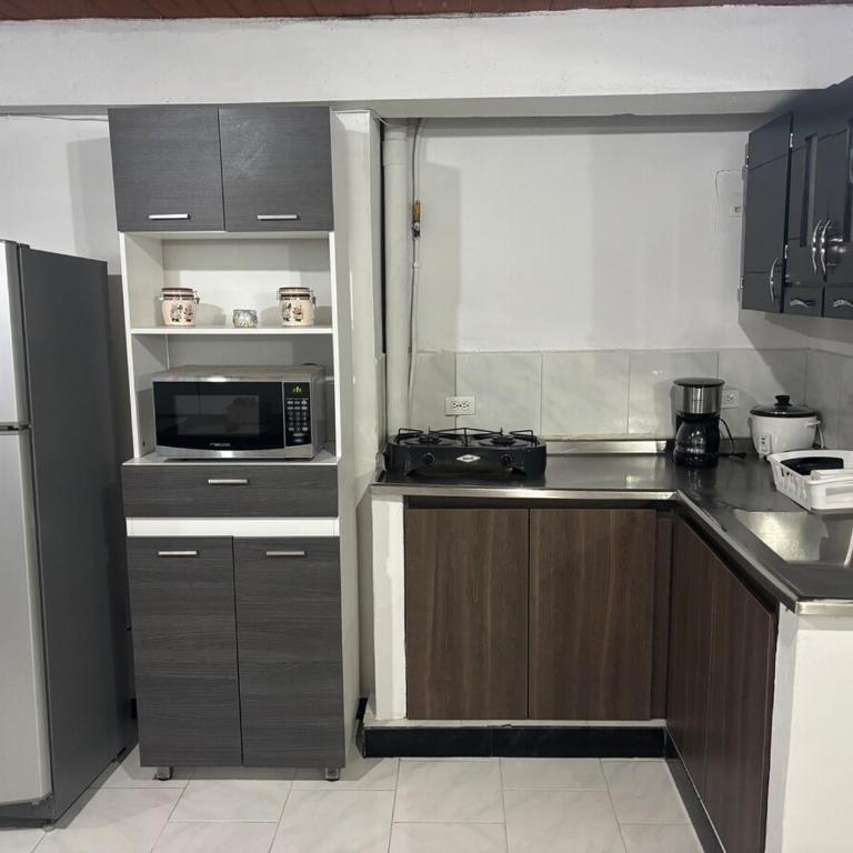 Apto Vista Linda en Mitad de Medellin con parqueo - Two-Bedroom Apartment - 18