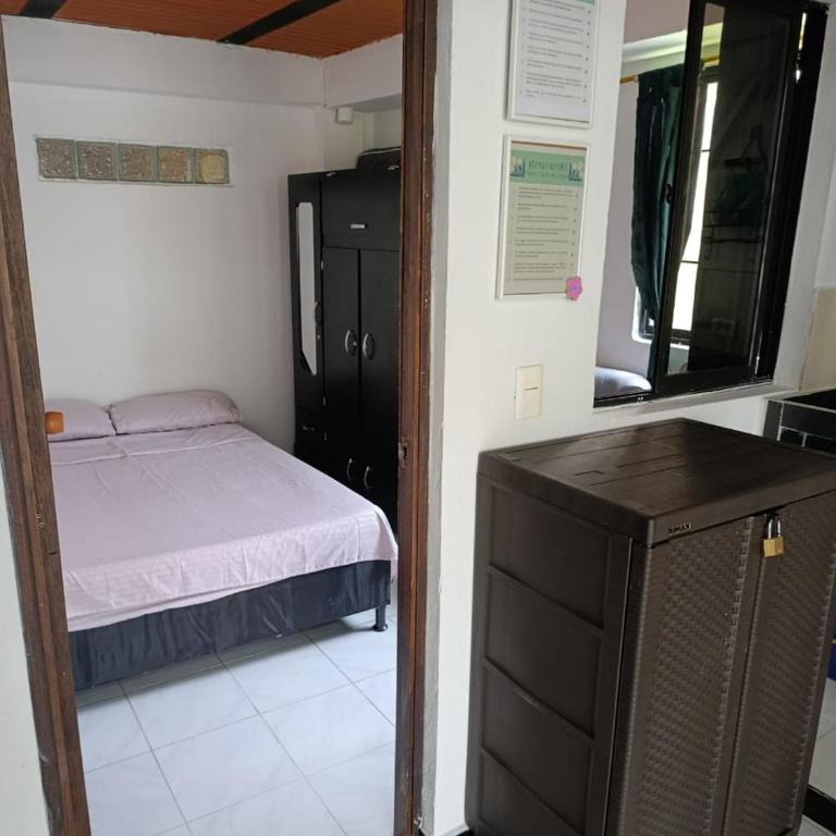 Apto Vista Linda en Mitad de Medellin con parqueo - Two-Bedroom Apartment - 31
