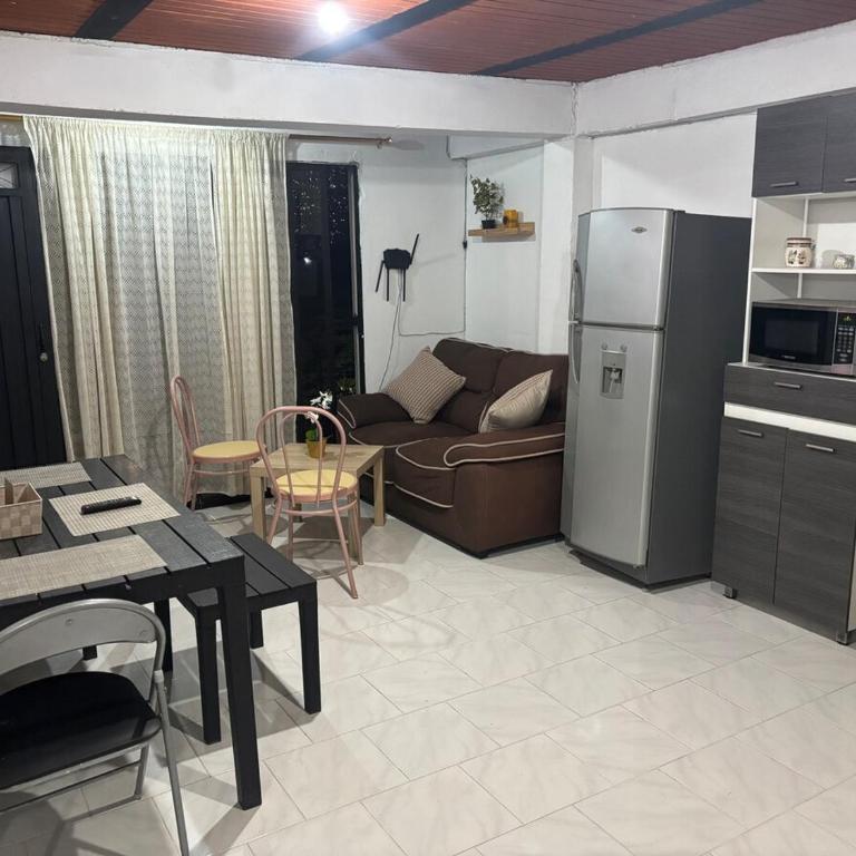 Apto Vista Linda en Mitad de Medellin con parqueo - Two-Bedroom Apartment - 6