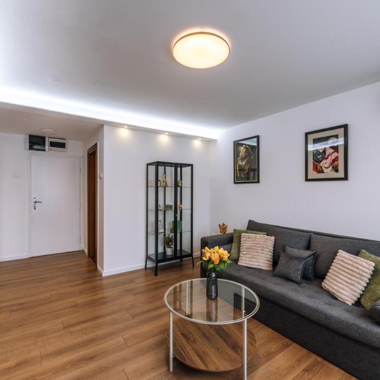Marshal Autokomanda - One-Bedroom Apartment - 2