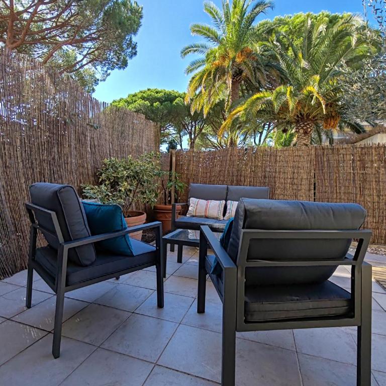 Studio avec coin nuit climatisé avec grande terrasse et parking au pied de la Marina et de la plage de Fréjus - Appartement 1 Chambre - 13