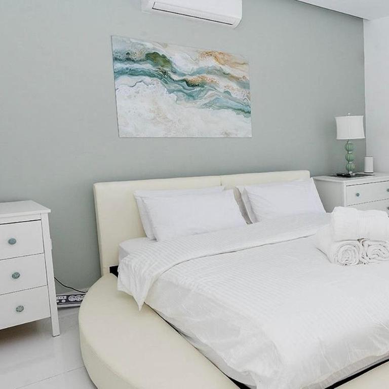 Luxury Villa Sleeps 15, Heated Pool, Jacuzzi, Sauna, & Gym - Villa - 22