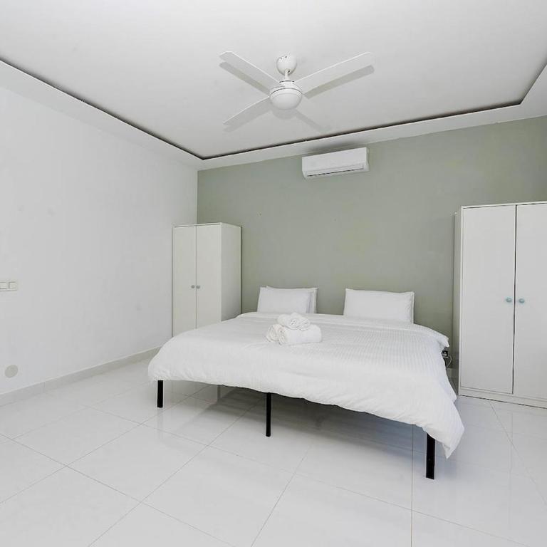 Luxury Villa Sleeps 15, Heated Pool, Jacuzzi, Sauna, & Gym - Villa - 18