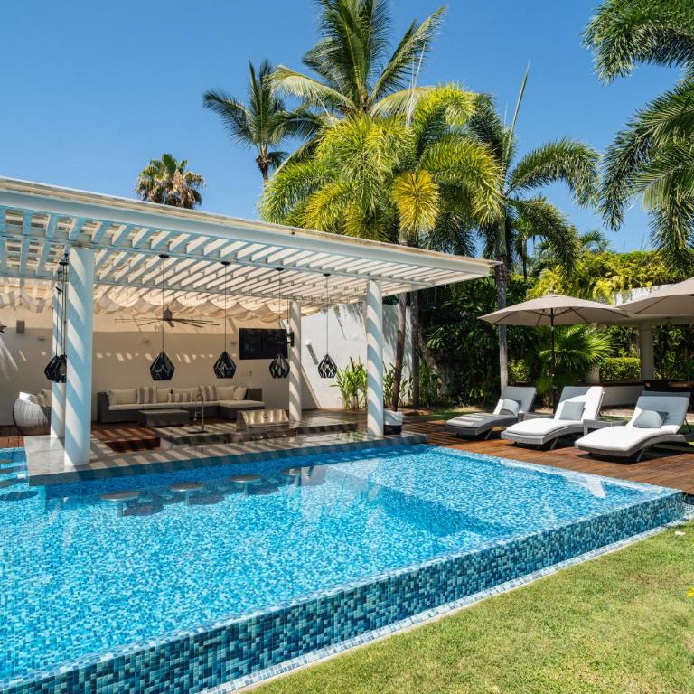 Luxury Villa Waterfront - Villa - 1