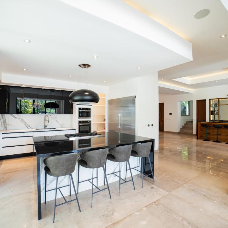 Luxury Villa Waterfront - Villa - 23