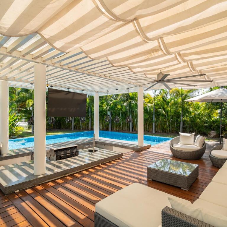 Luxury Villa Waterfront - Villa - 18