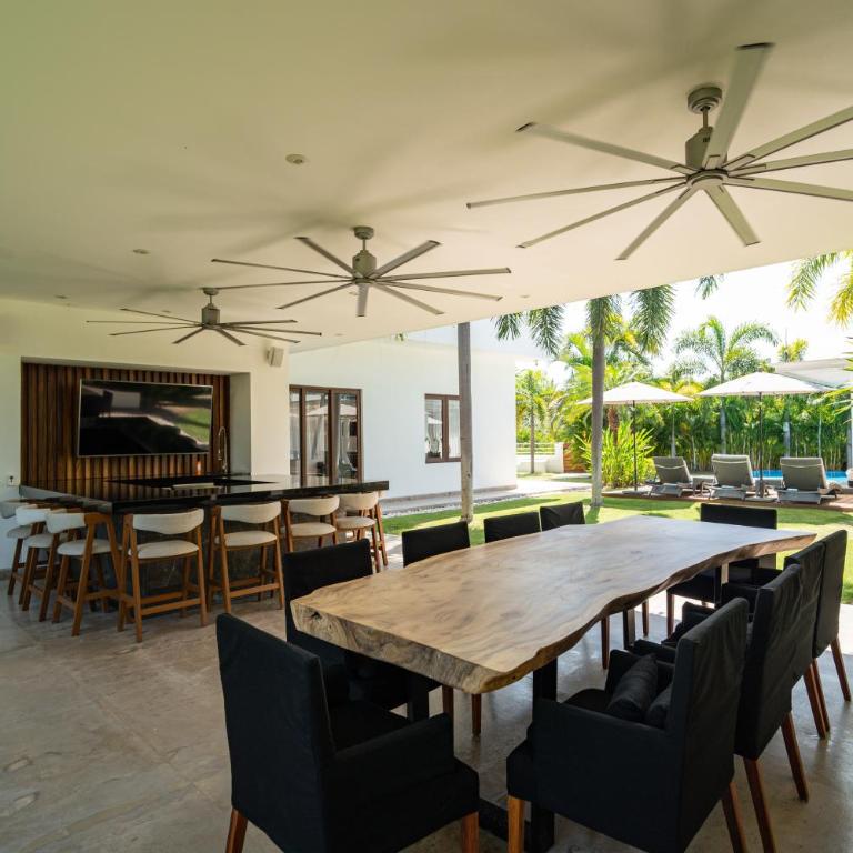 Luxury Villa Waterfront - Villa - 27