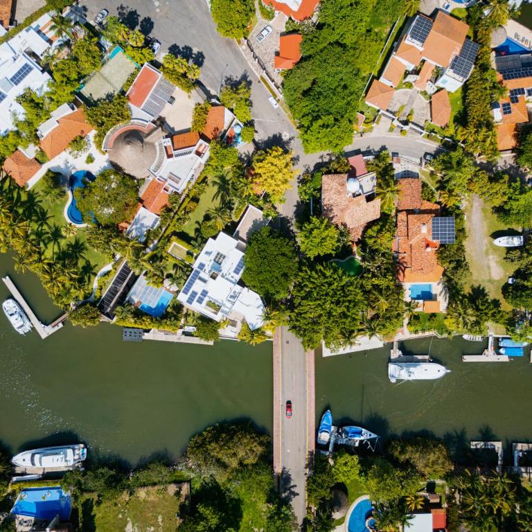 Luxury Villa Waterfront - Villa - 24
