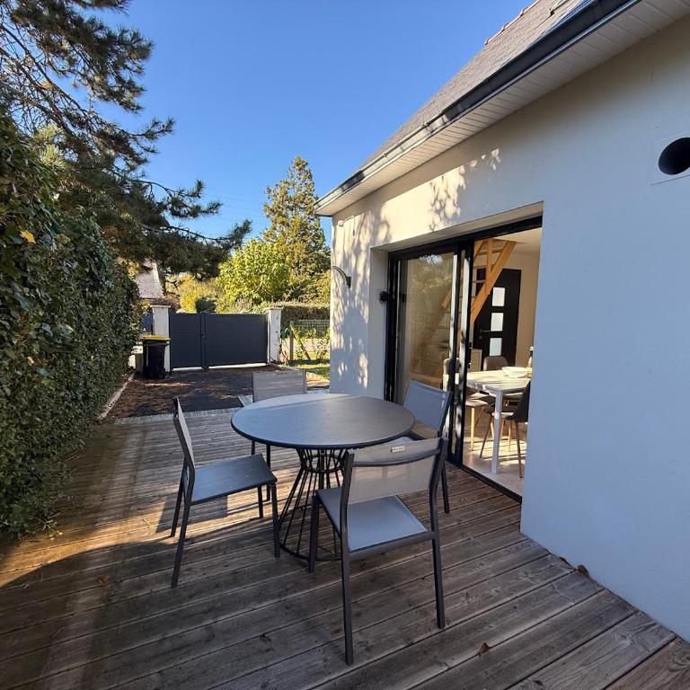 Maison à 50m de la plage et du sentier côtier GR34 au Cabellou - Maison 2 Chambres - 7