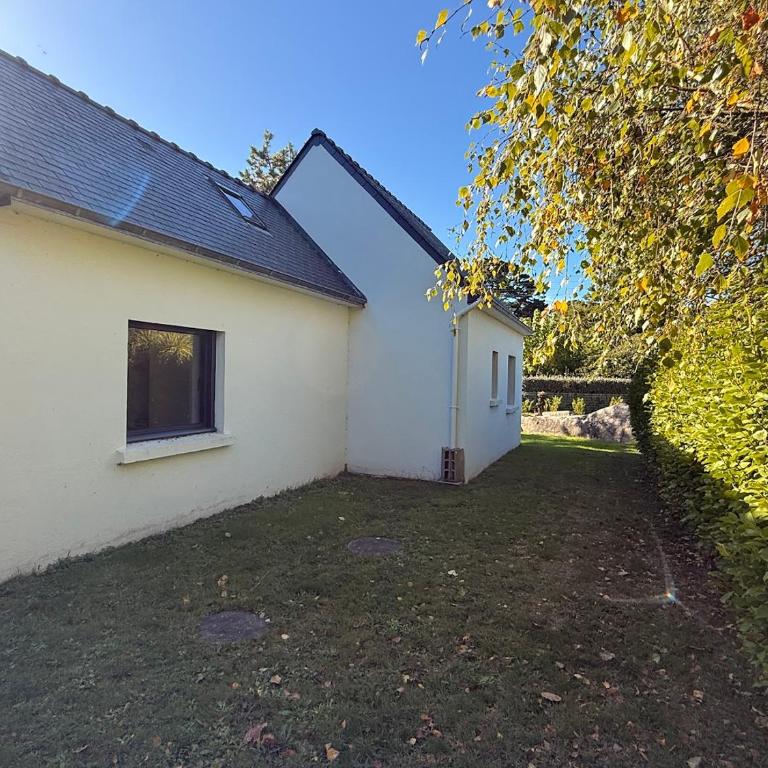 Maison à 50m de la plage et du sentier côtier GR34 au Cabellou - Maison 2 Chambres - 5