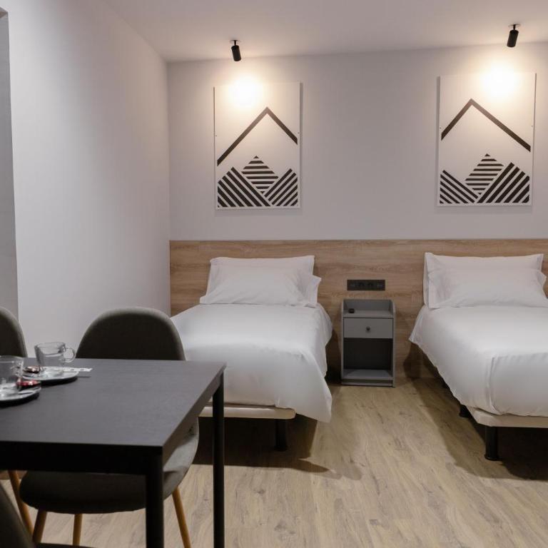 Inkigo Rooms - Familienzimmer mit Balkon - 5