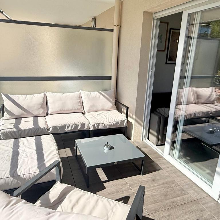 T2 - piscine - garage privé - 5 min de Cannes - Appartement 1 Chambre - 31