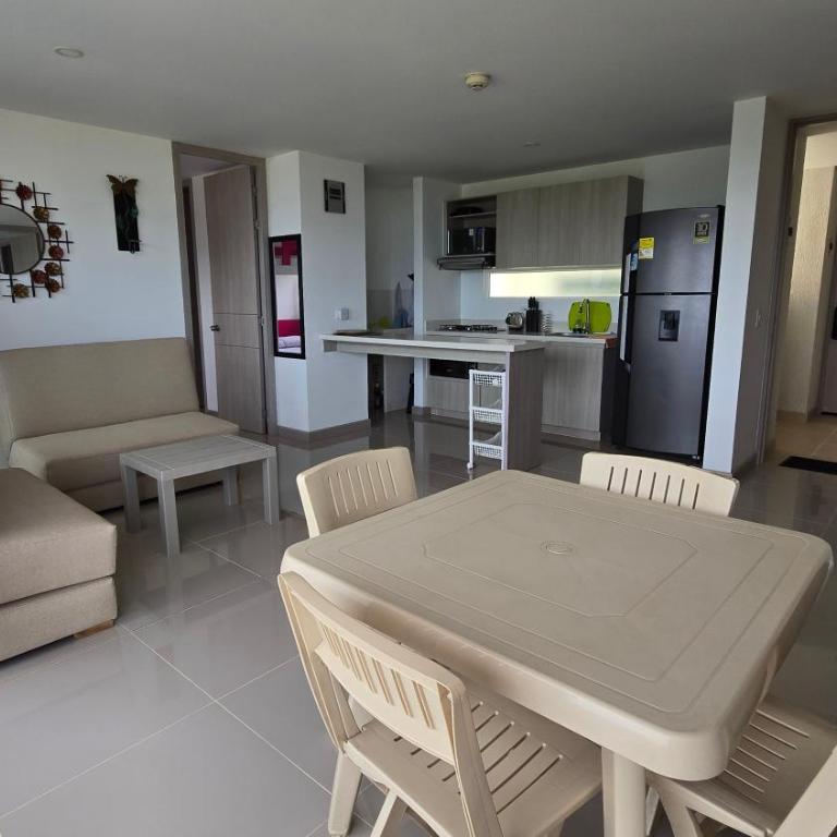 Relájate y Disfruta, Apartamento con Piscina, Tobogán y Vista Espectacular en Santa Fé de Antioquia - Two-Bedroom Apartment - 2