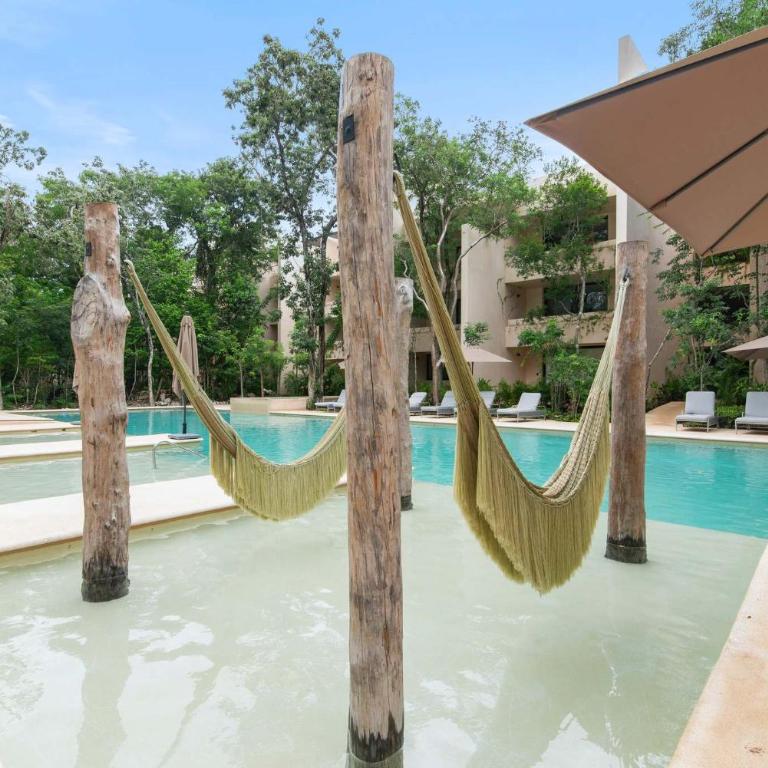 Stylish 1BR Condo with Private Pool & Balcony - Apartamento - 4