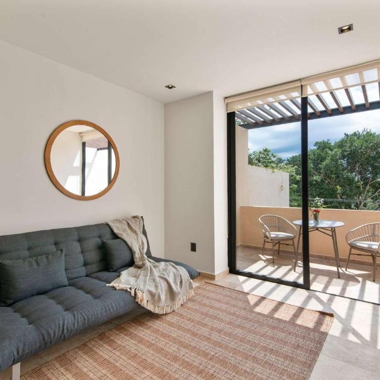 Stylish 1BR Condo with Private Pool & Balcony - Apartamento - 3