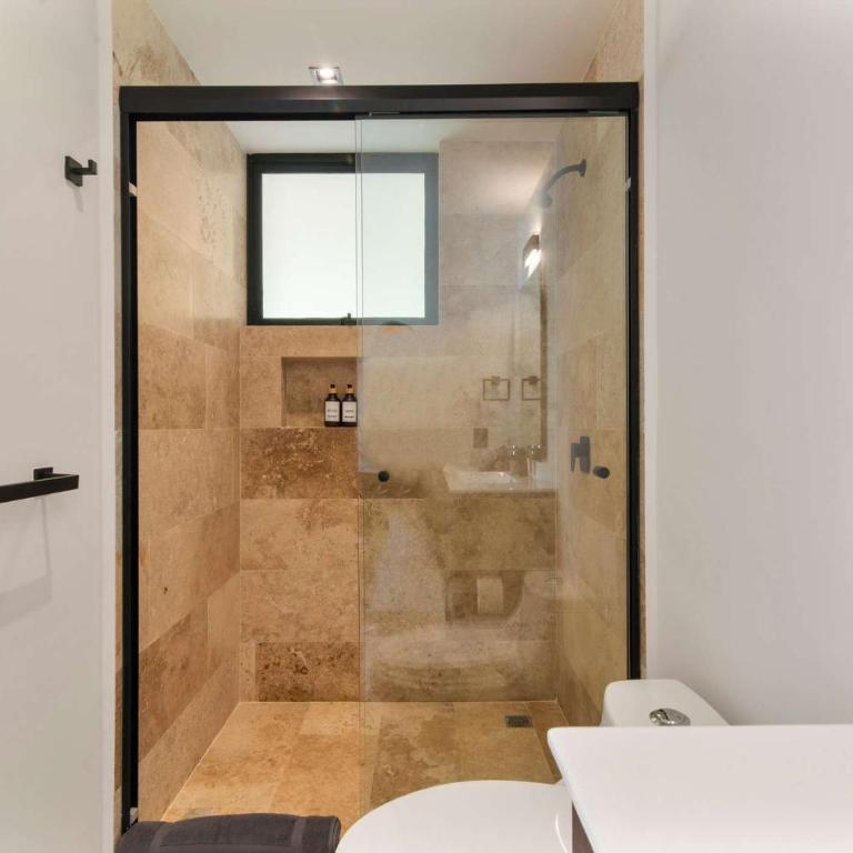 Stylish 1BR Condo with Private Pool & Balcony - Apartamento - 34