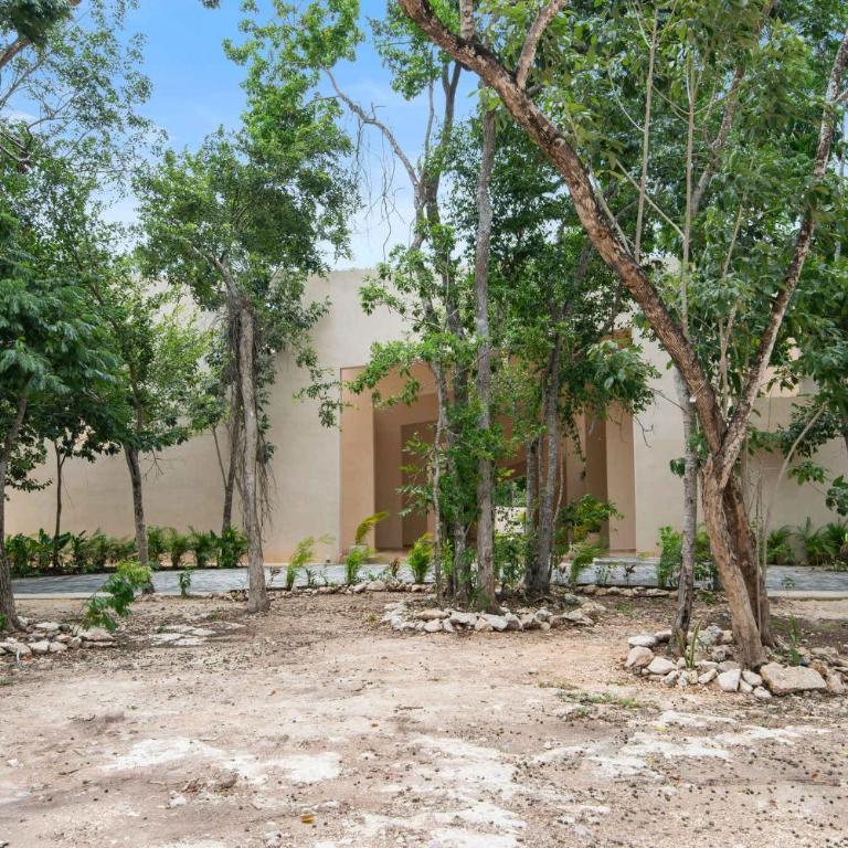 Stylish 1BR Condo with Private Pool & Balcony - Apartamento - 42