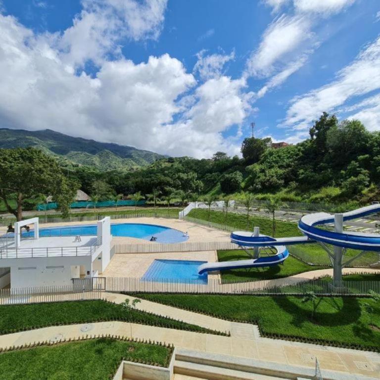Relájate y Disfruta, Apartamento con Piscina, Tobogán y Vista Espectacular en Santa Fé de Antioquia - Two-Bedroom Apartment - 20