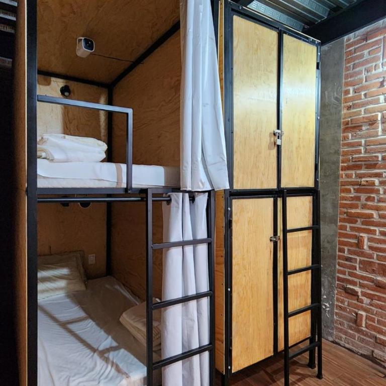 Hostal KEMMM - Habitación Cuádruple con terraza - 12