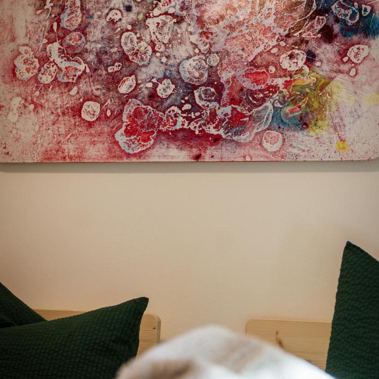 LA FUNDNEYT art & guesthouse - Three-Bedroom Apartment with Mountain View - 19