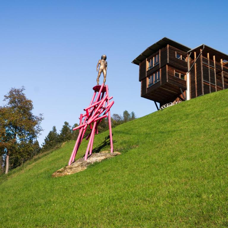 LA FUNDNEYT art & guesthouse - Three-Bedroom Apartment with Mountain View - 29