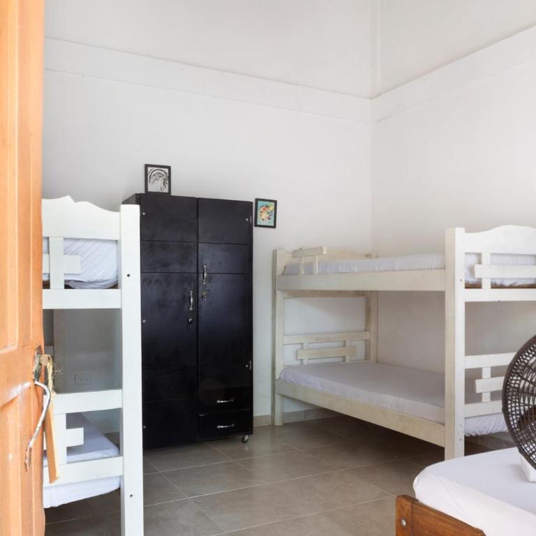 Hotel Villa Ivel - Family Room - 7