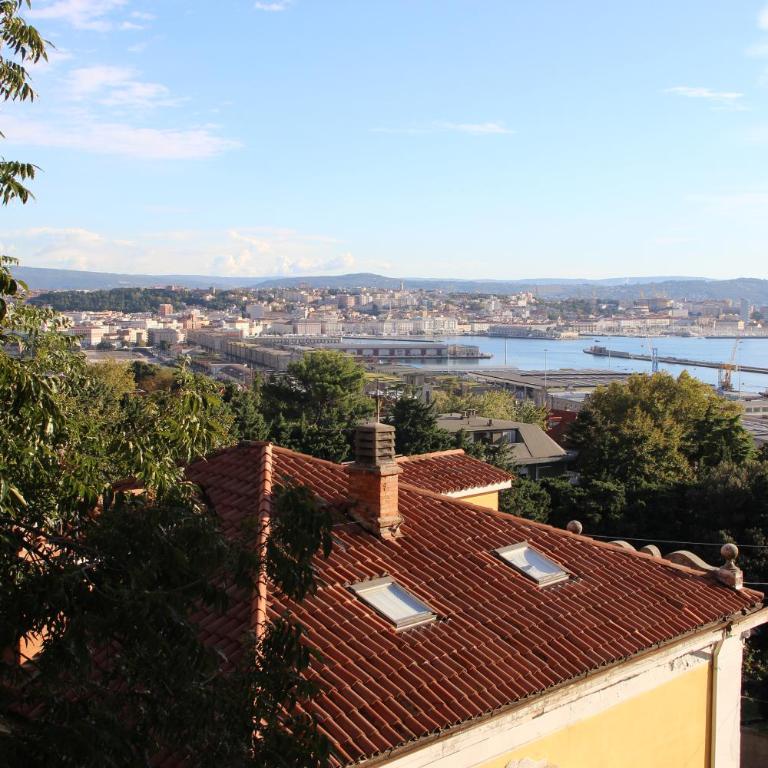 Pretty Favetti - lovely apartment in Trieste with a sea view - - Appartamento con 1 Camera da Letto e Vista Mare - 1