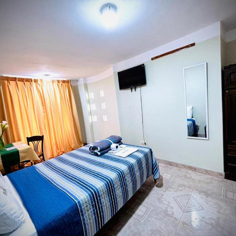 Hospedaje Carrasco Cajamarca - Habitación Individual con baño compartido - 1