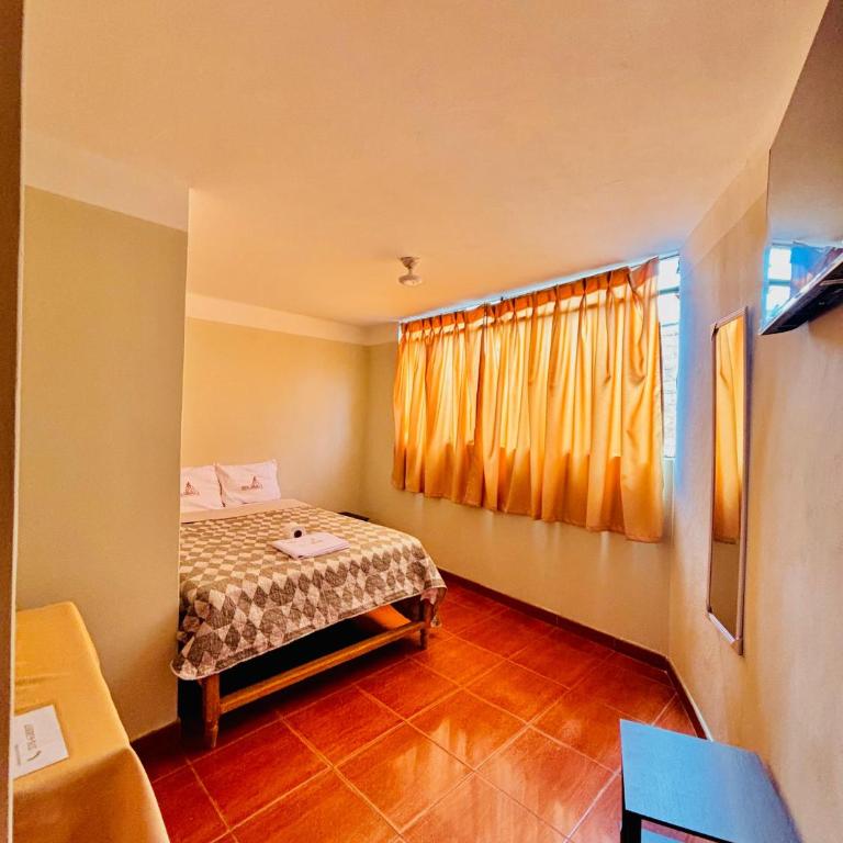 Hospedaje Carrasco Cajamarca - Habitación Familiar - 6