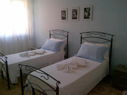 B&B da LEO - Camera Doppia con Letti Singoli con Bagno Privato - 3