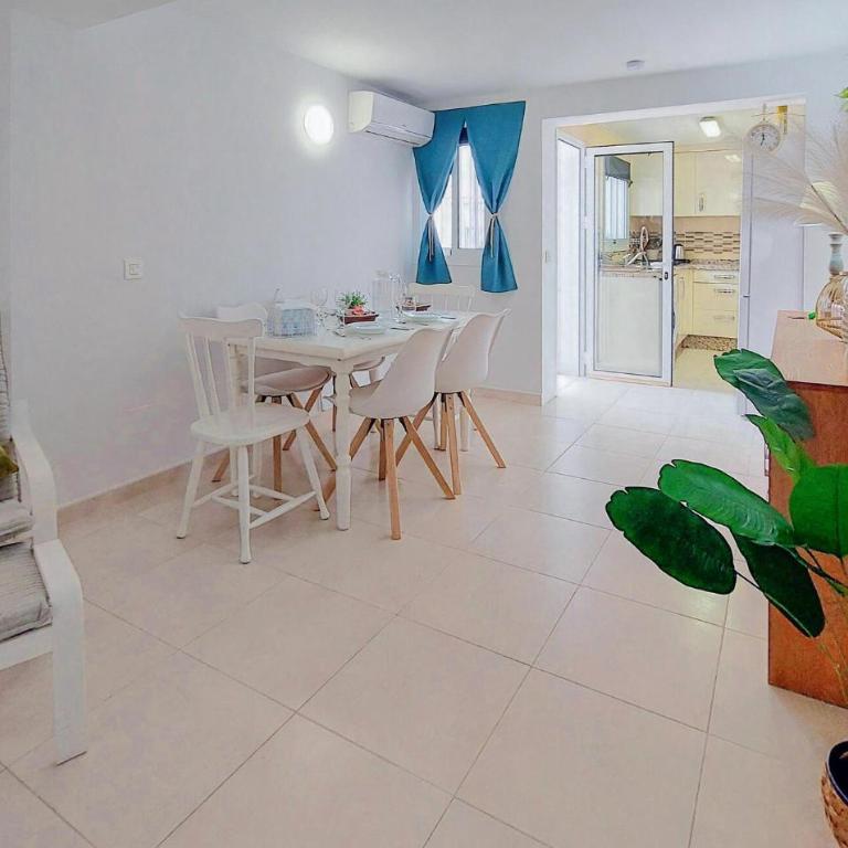 Beautiful Home In Fuengirola With Wifi - Casa de vacaciones de 2 dormitorios - 2