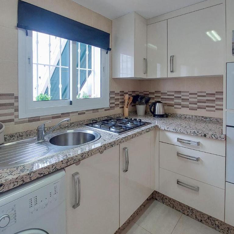 Beautiful Home In Fuengirola With Wifi - Casa de vacaciones de 2 dormitorios - 6